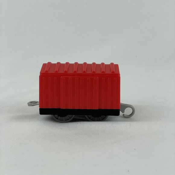 Thomas & Friends Train Trackmaster Motorized Engine 2009 Mattel Blue w/Red Car - Picture 10 of 13